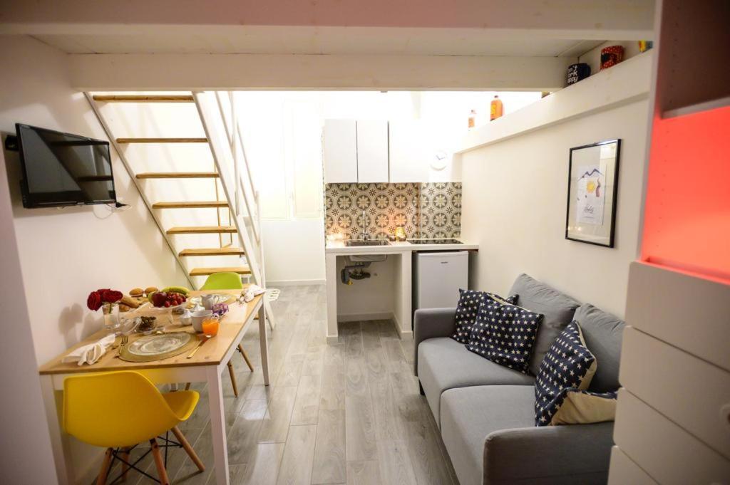 Central Guest House ナポリ エクステリア 写真